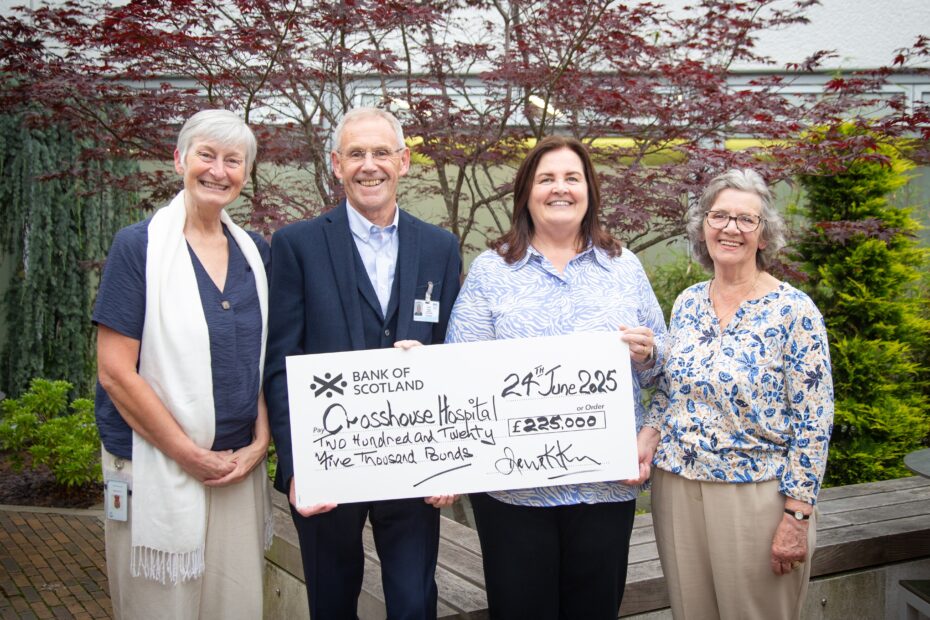 Representatives from NHS Ayrshire & Arran receive cheque from representatives from the Hospital Volunteers