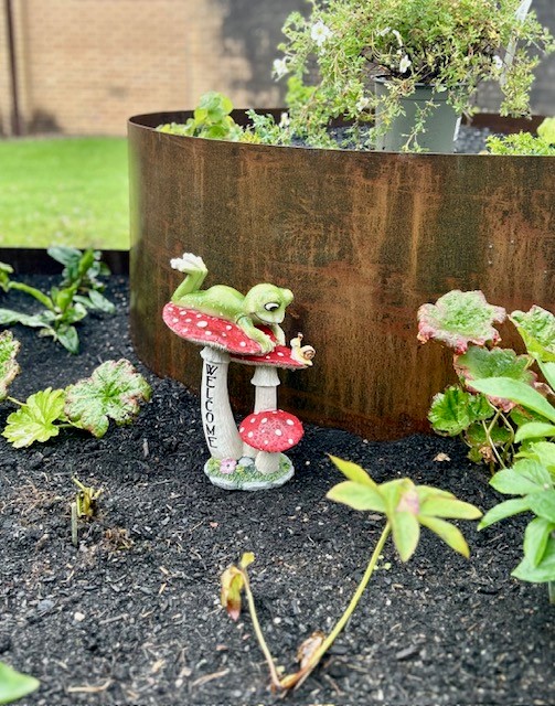 Picture of the garden ornaments on display in the Kyle garden at Ailsa.